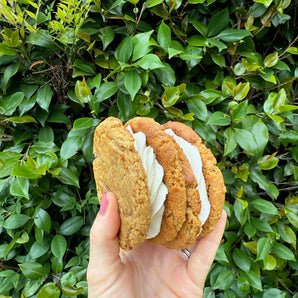 Oatmeal Cream Sandwich Cookies - 6 pc.